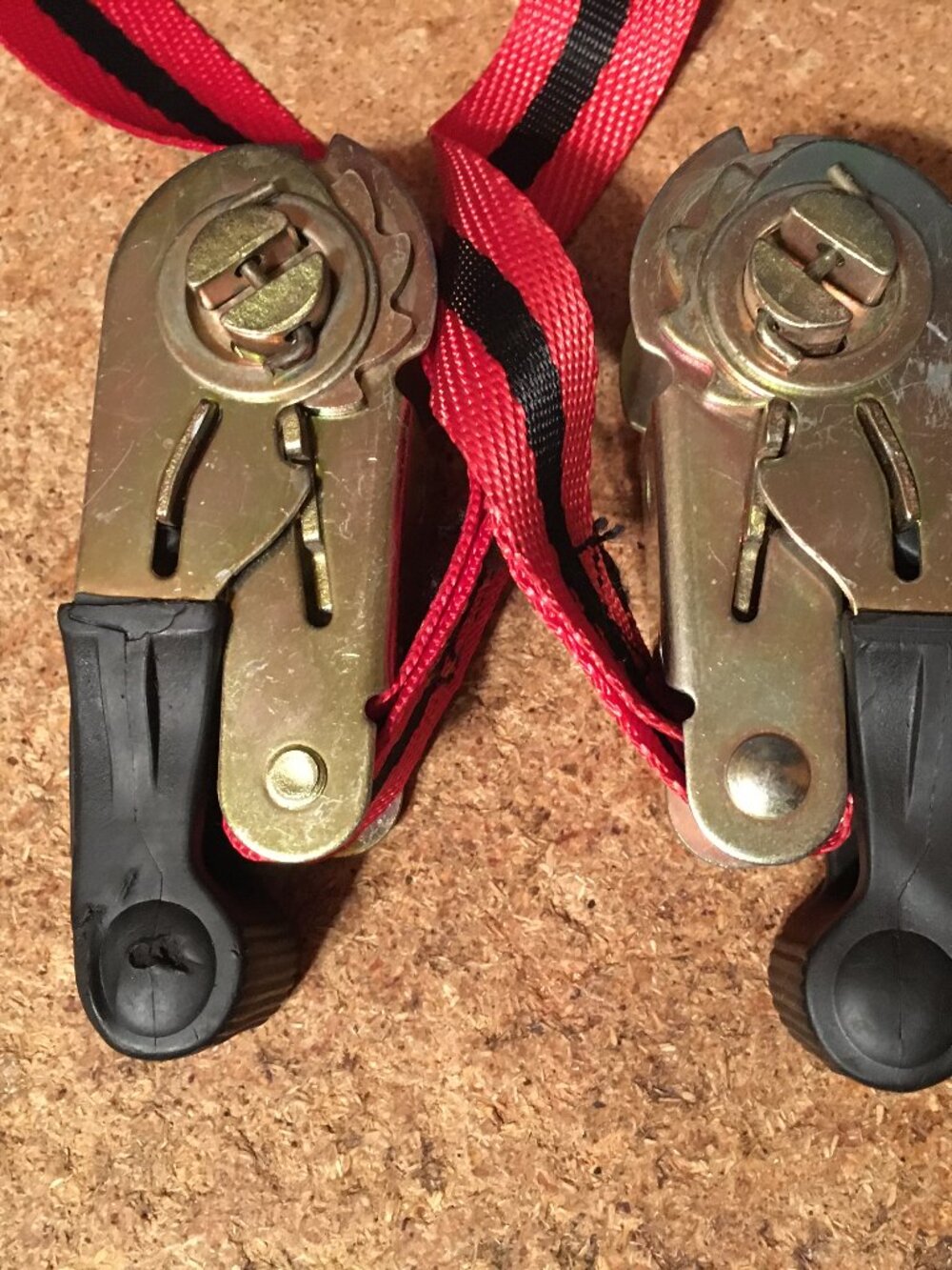 LOT OF 2 TASK FORCE 10FT RATCHET TIE DOWN AND 1 RUBBER TARP STRAP - Picture 4 of 8